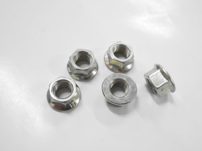 Nro. 7  TUERCA HEXAGONAL BRIDADA M10