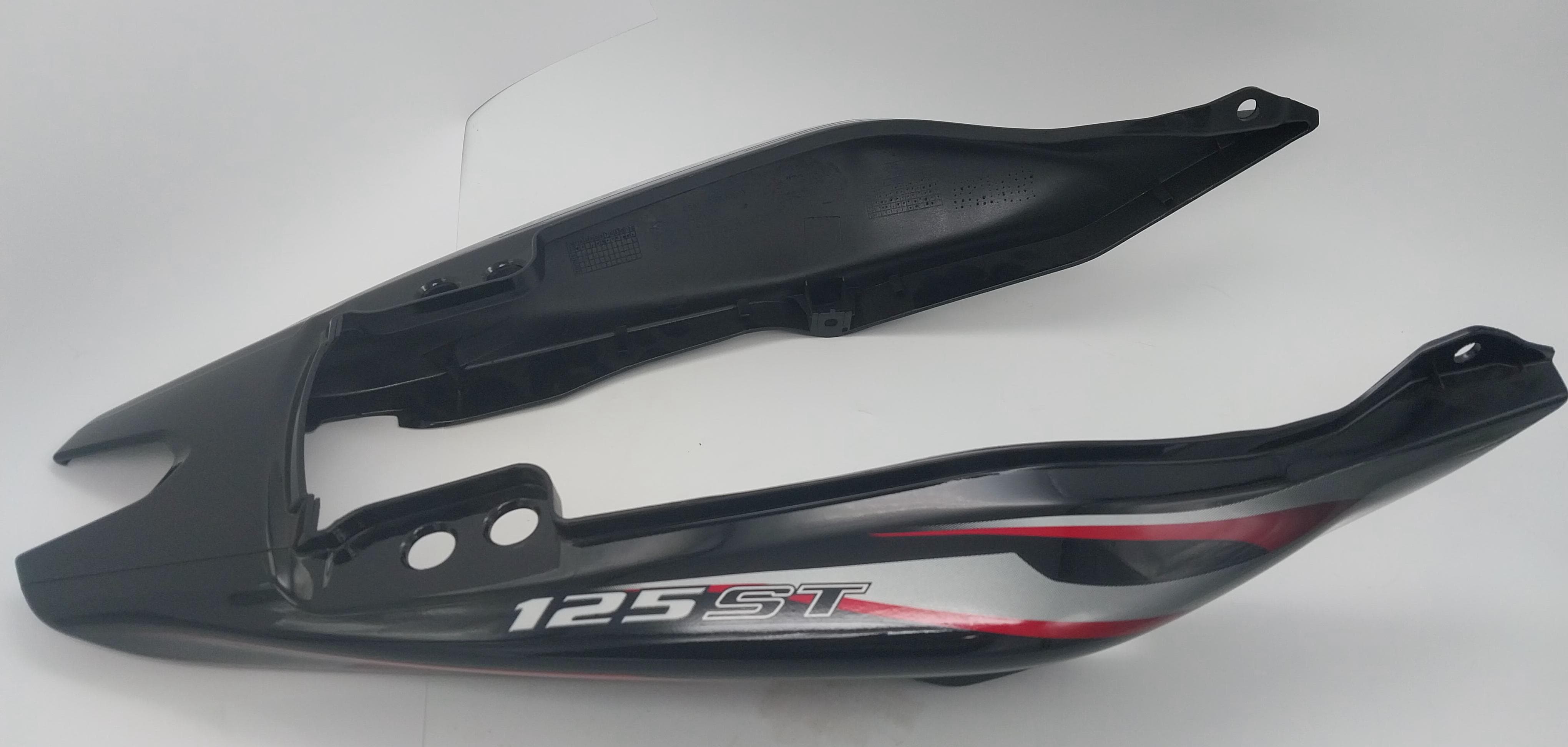 Nro. 4  CUBIERTA DE ASIENTO NEGRA CON STICKER RO