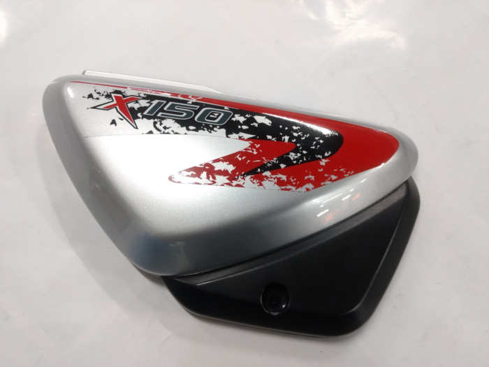 Nro. 4  CUBIERTA LATERAL DERECHO ROJO