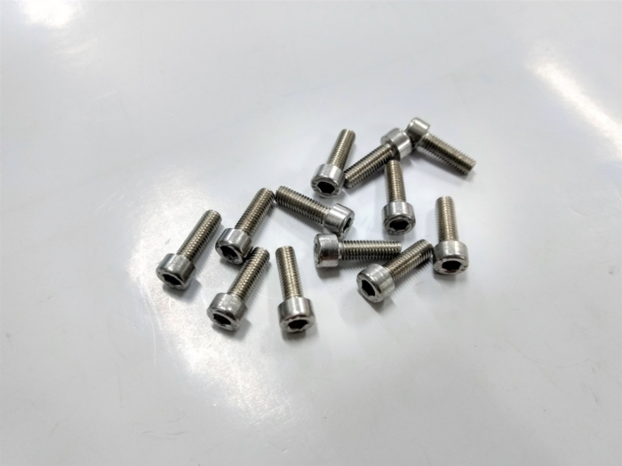 Nro. 7  PERNO DE TAPA DE TANQUE