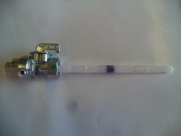 Nro. 4  GRIFO DE COMBUSTIBLE