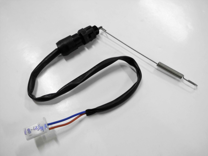 Nro. 4  INTERRUPTOR DE FRENO POSTERIOR